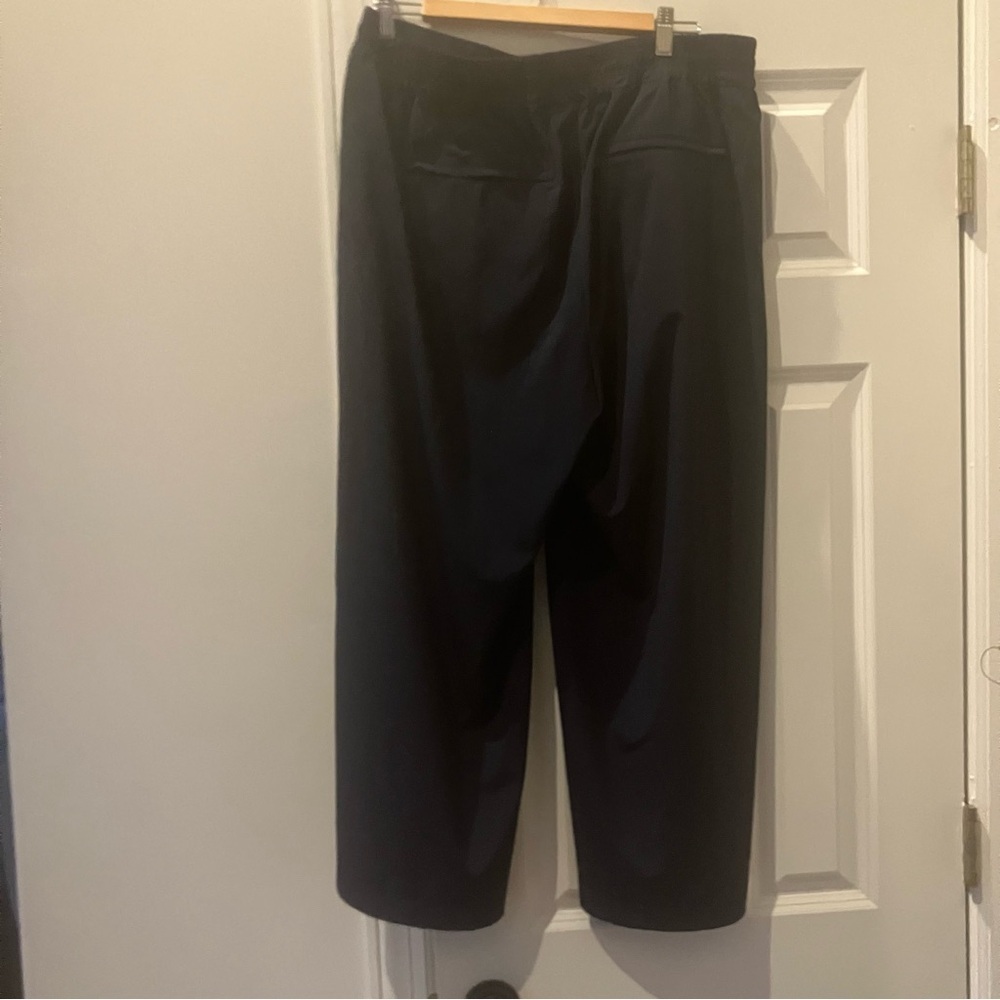 Athleta Brooklyn Heights Cropped Navy Blue Wide-Leg Women's Pants (16) - Picture 8 of 16